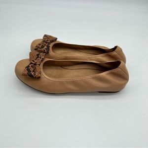 EUC Vionic Womens Spark Zelda Macaroon Ballet Flats Snake Print Bow Women's Sz 7